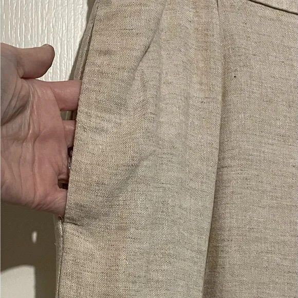 2/$25! NWOT! Banana Republic Light Tan Wide-Leg Crop Pants - Picture 3 of 9